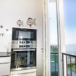 First Waterkantsuite דירה