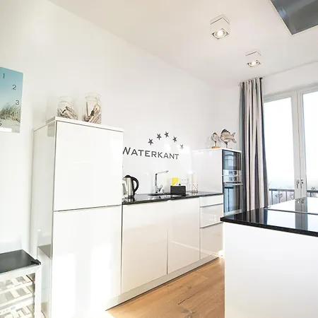 First Waterkantsuite 아파트 *